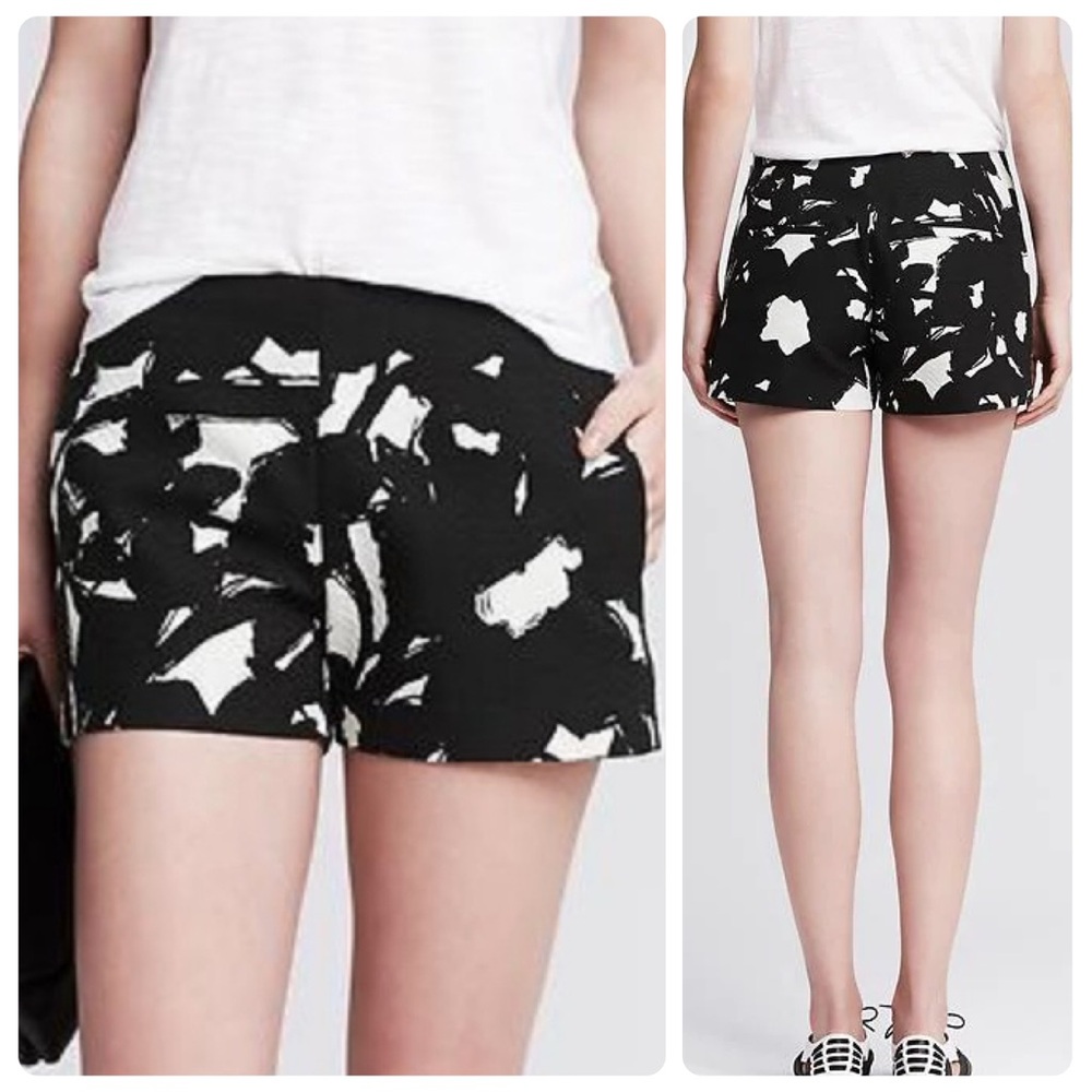 EUC Banana Republic Black & White Floral Print Jacquard Shorts